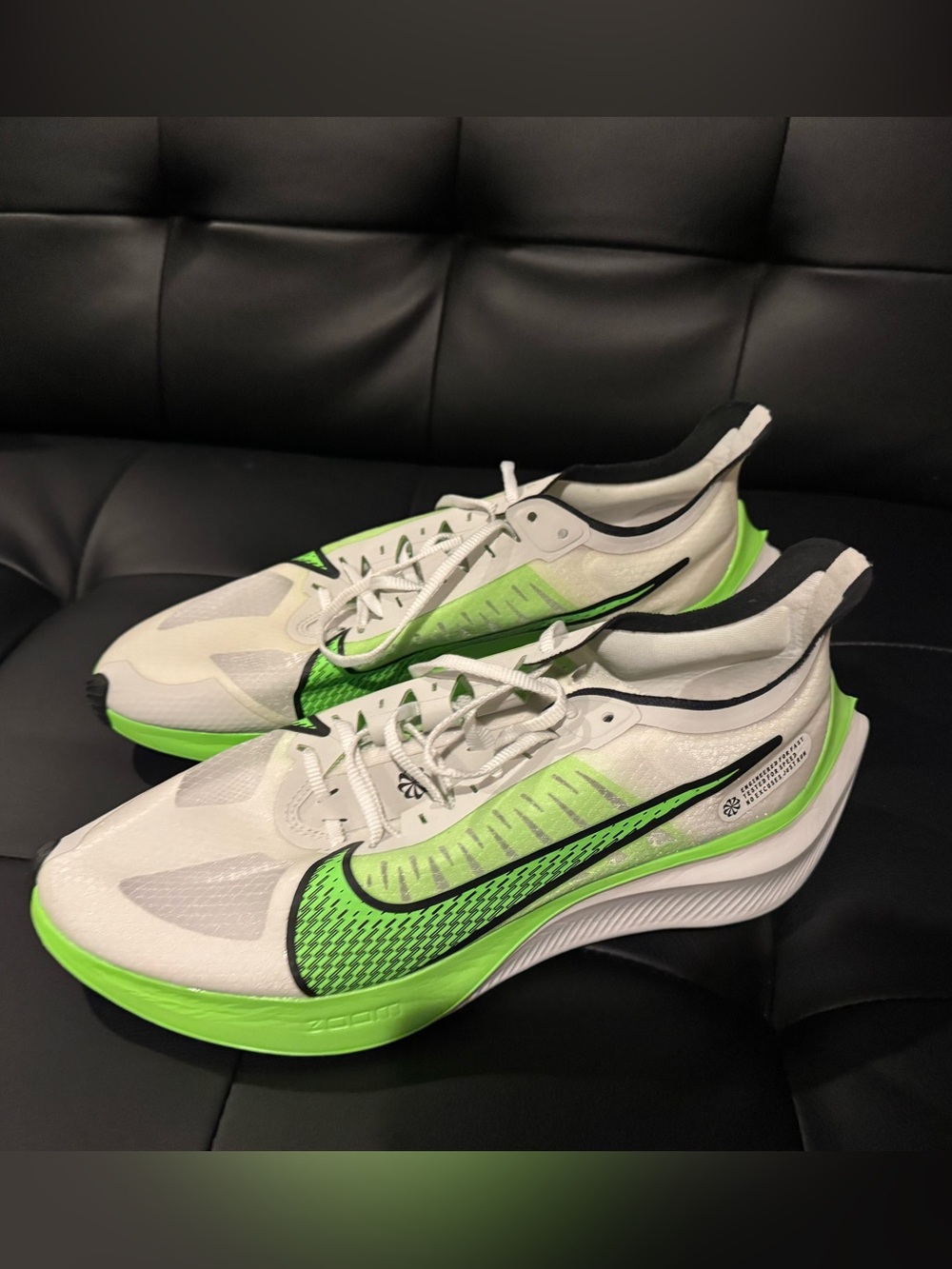 Nike zoom Gravity Men’s Running Shoes in White and Neon Green